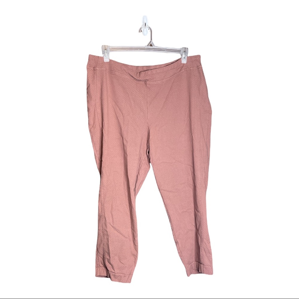 Plus size mauve short slacks (lightly used)